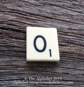 scrabble tile of letter 'o'